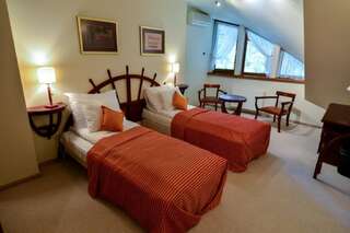 Отель Port Hotel Адажи Двухместный номер Делюкс с 2 отдельными кроватями-1